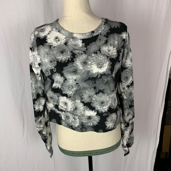 Idlewild cropped floral sweater - Picture 1 of 6